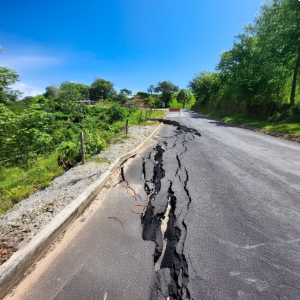 Muro reforzado en la conexión vital entre Quilalí-Wiwilí, Nicaragua., Geomatrix