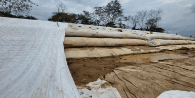 Dique reforzado con geotextiles