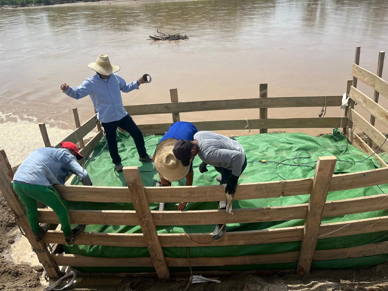 Geotextiles impregnados para diques