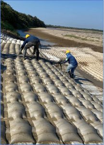 Estrategias para protecci&oacute;n de lecho con geosint&eacute;ticos, Geomatrix