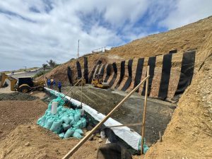 Suelo reforzado con geomallas FORTGRID en Manta, Ecuador: estabilidad y sostenibilidad para taludes residenciales, Geomatrix