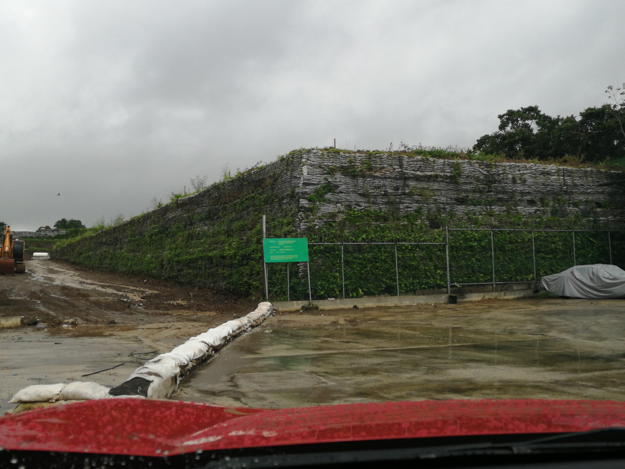 Construcción de muros de contención con suelo reforzado