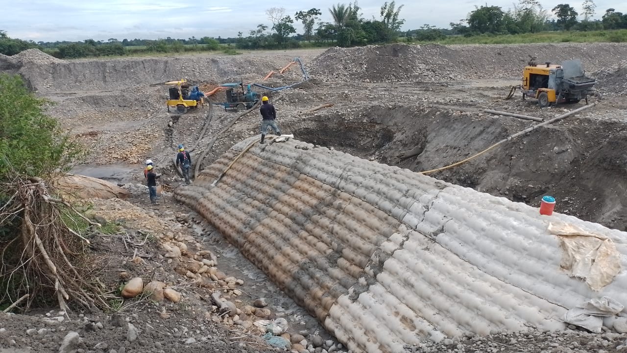 Soluciones hidráulicas con geocontenedores HYDROBLOCK y HYDROTUBE